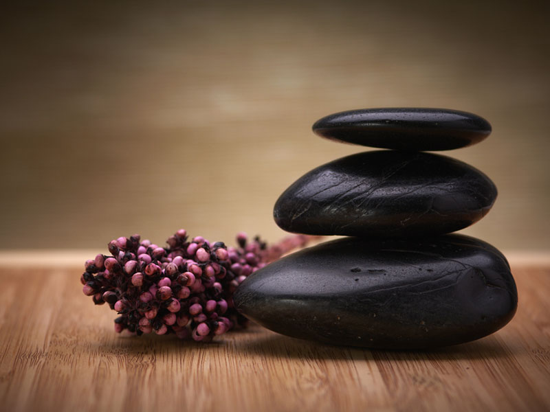 hot-stone-massage-(5)